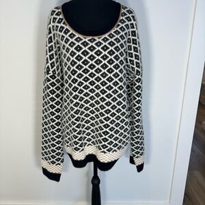 Cyrus Women’s Geometric Patterned Black and White Sweater Size XL Preowned